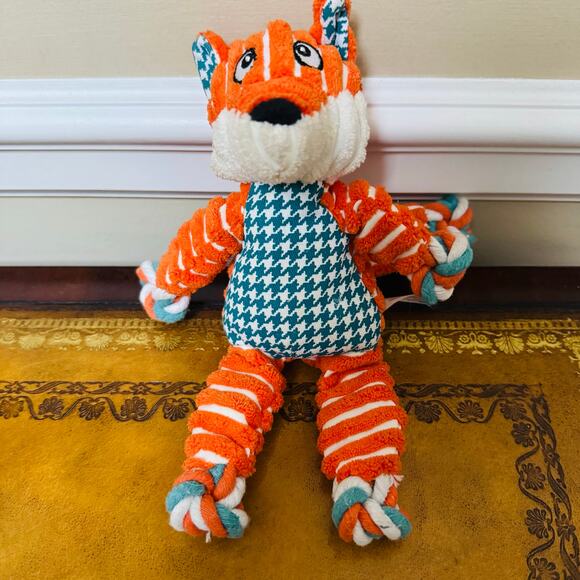 KONG Floppy Knots Fox Dog Squeaky Toy Small Medium Breed NEW - Picture 3 of 8